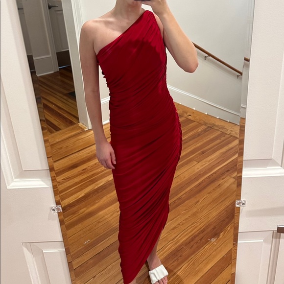 Red Norma Kamali Diana gown - Picture 4 of 5